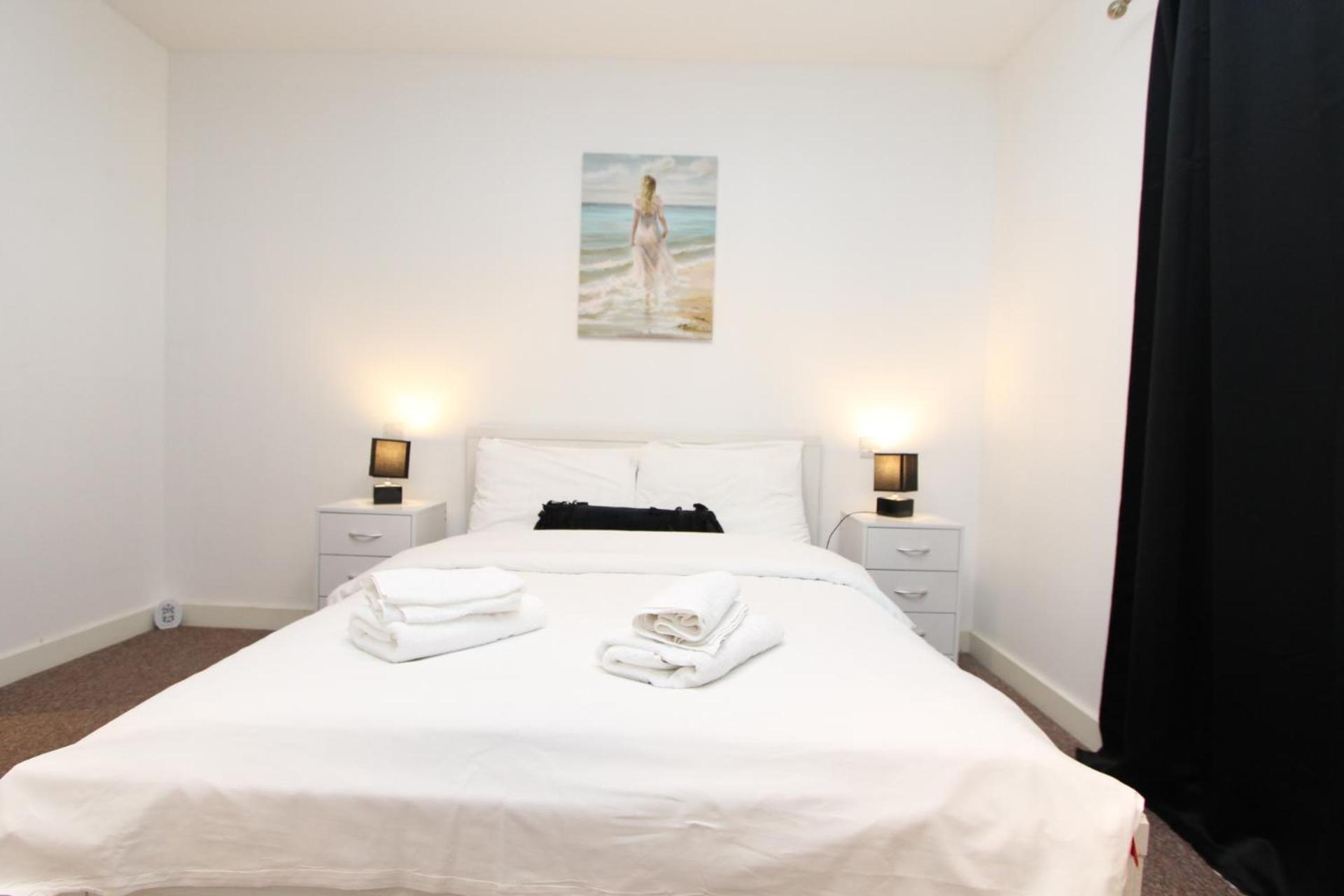 Spacious & Modern 1 Bedroom Close To Station In E16 ロンドン エクステリア 写真